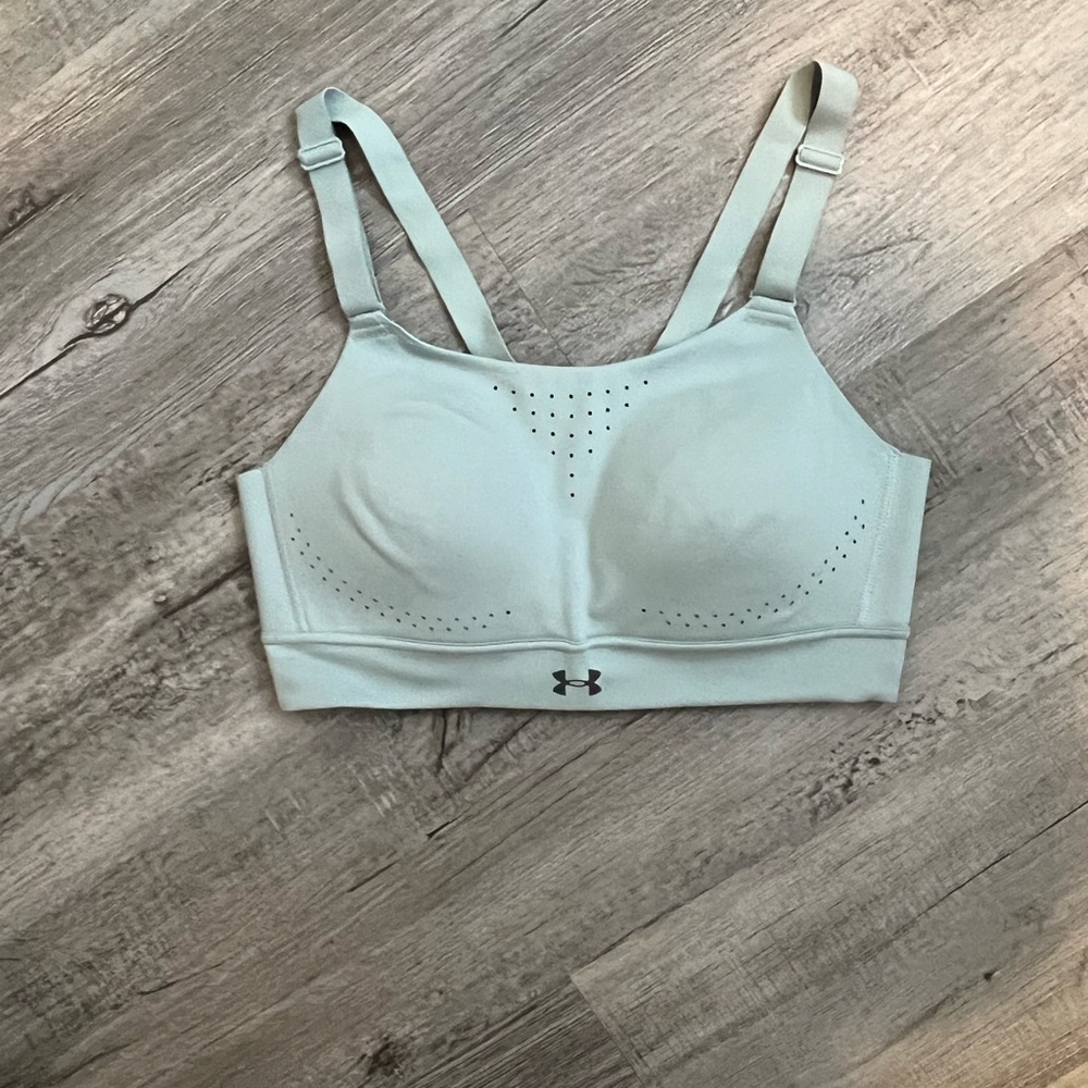 Under Armour Rush High-Impact Sports Bra in Blue (Size 34B)